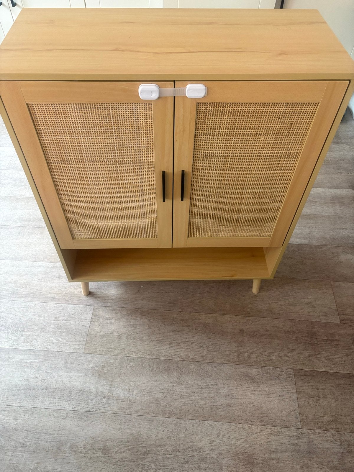 Houten kastje met rotan deuren, Ophalen, Gebruikt