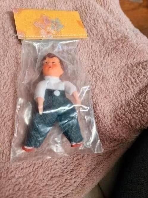 Ari popje 8 cm in originele verpakking, Verzamelen, Poppenhuizen en Toebehoren, Ophalen of Verzenden, Nieuw, Overige typen