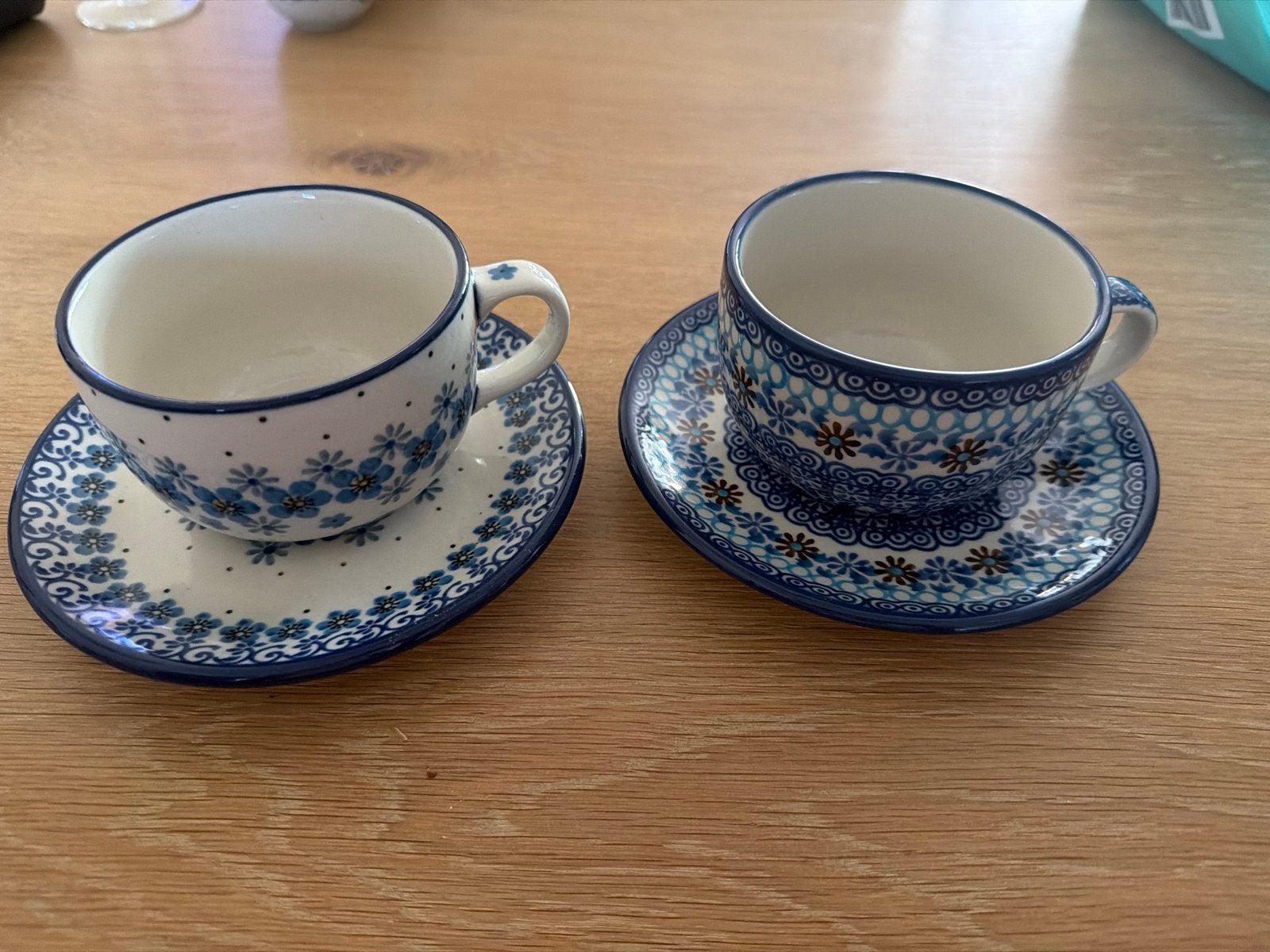 2x Bunzlau kop en schotel set 230ml, Keramiek, Ophalen of Verzenden, Zo goed als nieuw, Overige stijlen