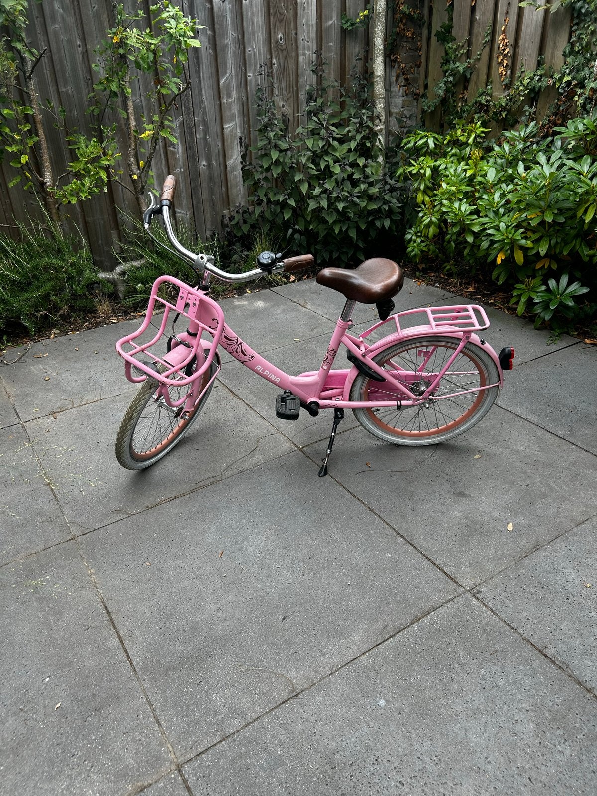 Leuke roze Alpina fiets (20 inch) met voordrager - Gebruikt, Ophalen, Gebruikt, Velgrem, Handrem