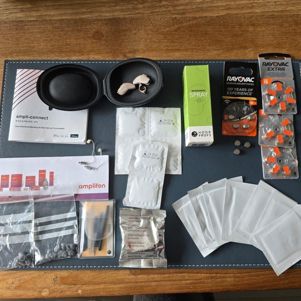 Set Amplifon Ampli-Connect R4 XQ 13T Hoortoestellen CAT4, Ophalen of Verzenden, Zo goed als nieuw