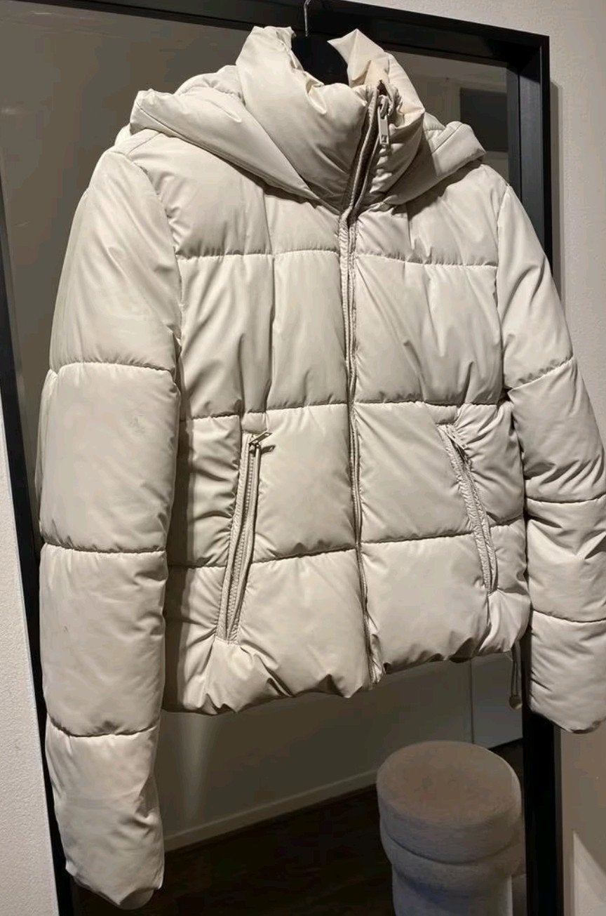 Zara crèmekleurige winterjas maat M, Kleding | Dames, Maat 38/40 (M), Overige kleuren, Zara, Ophalen of Verzenden