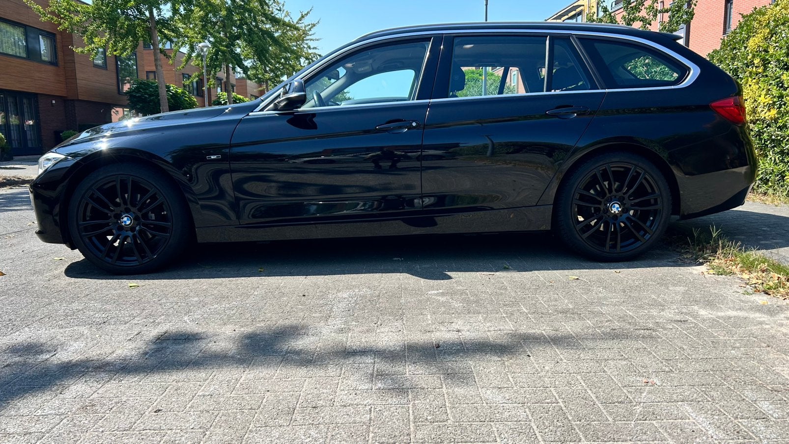 BMW 3-Serie 1.6 316I Touring AUT 2014 Zwart, Automaat, 4 cilinders, 1445 kg, Zwart
