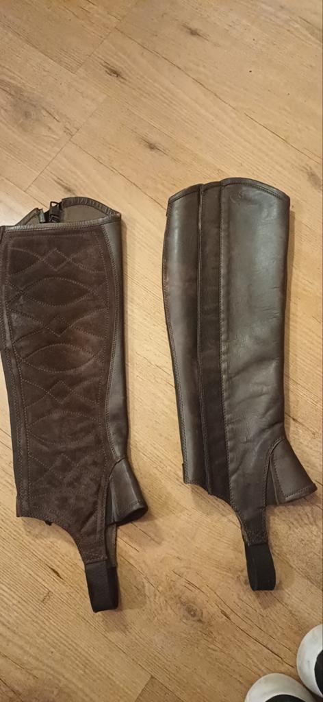 Leer met suède chaps van het merk Ariat. ST, Ophalen, Zo goed als nieuw, Western, Schoeisel