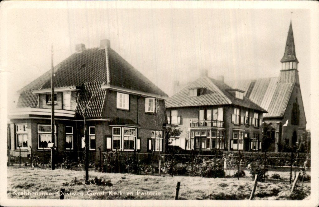 Krabbendijke - Geref. Kerk en Pastorie - Oostweg, Ophalen of Verzenden, 1940 tot 1960, Gelopen, Zeeland