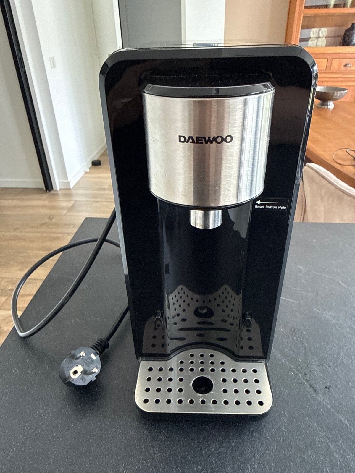 Daewoo Instant Hot Water Dispenser - Zwart, Gebruikt, Overige modellen, Overige typen, 10 kopjes of meer