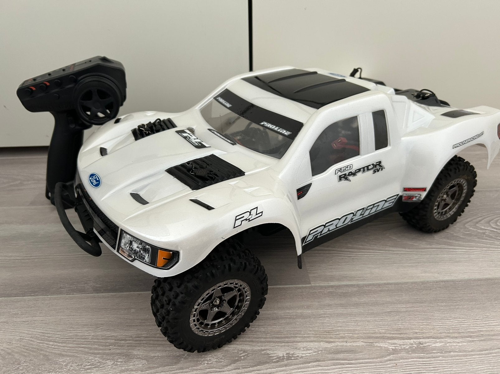 Arrma Senton BLX 4s met Proline Ford Raptor body, Hobby en Vrije tijd, Elektro, Ophalen of Verzenden, Zo goed als nieuw, Schaal 1:10
