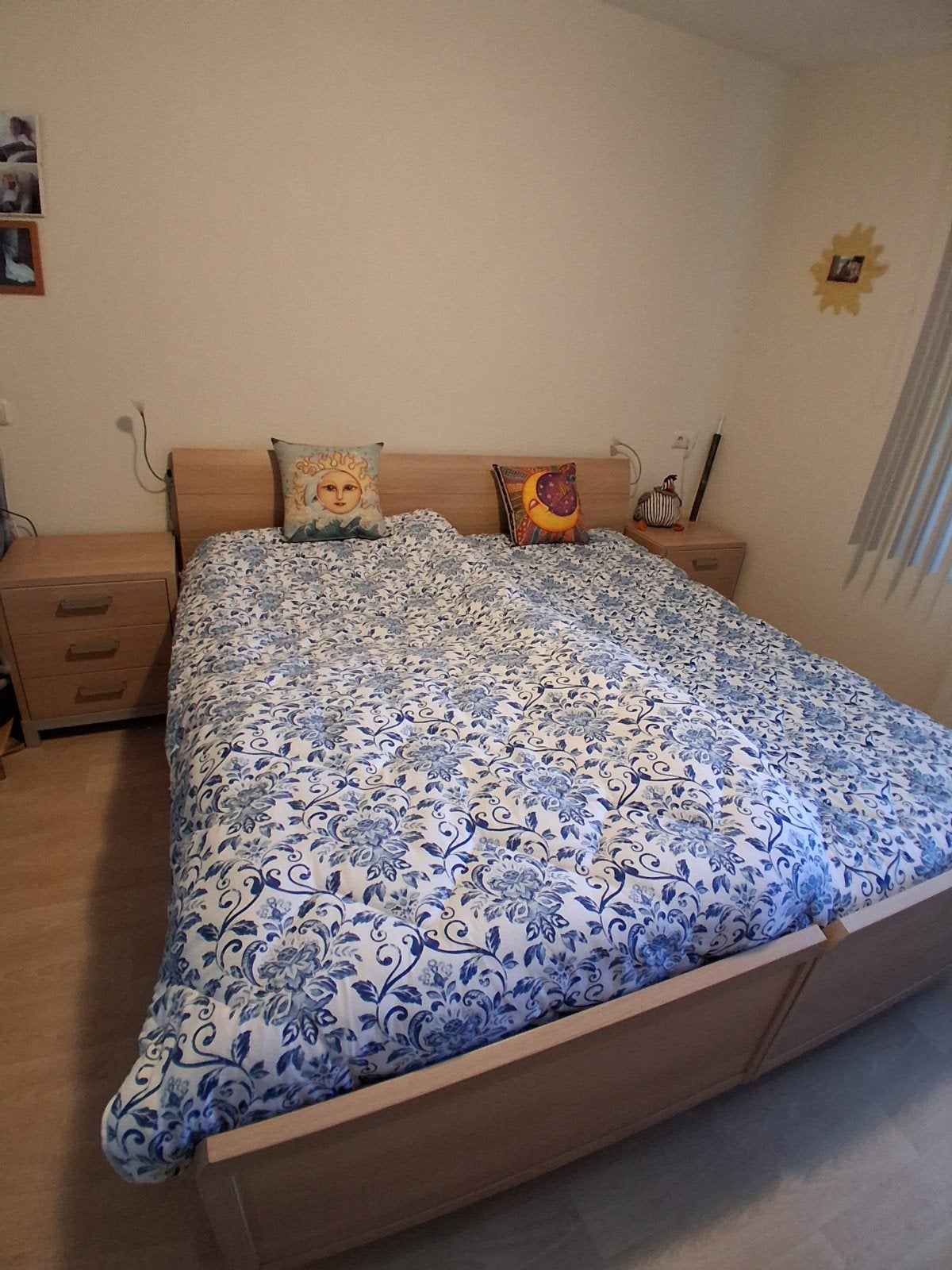 Tweepersoonsbed met 2 losse bedden en elektrische bodem, Huis en Inrichting, Slaapkamer | Bedden, Ophalen, Beige, Tweepersoons