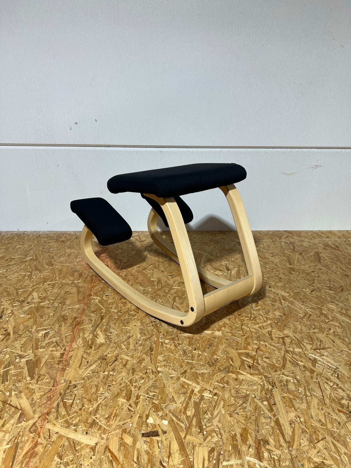 Varier (Stokke) Variable Balans Kniestoel - Zwart, Ophalen, Zwart, Zo goed als nieuw, Eén