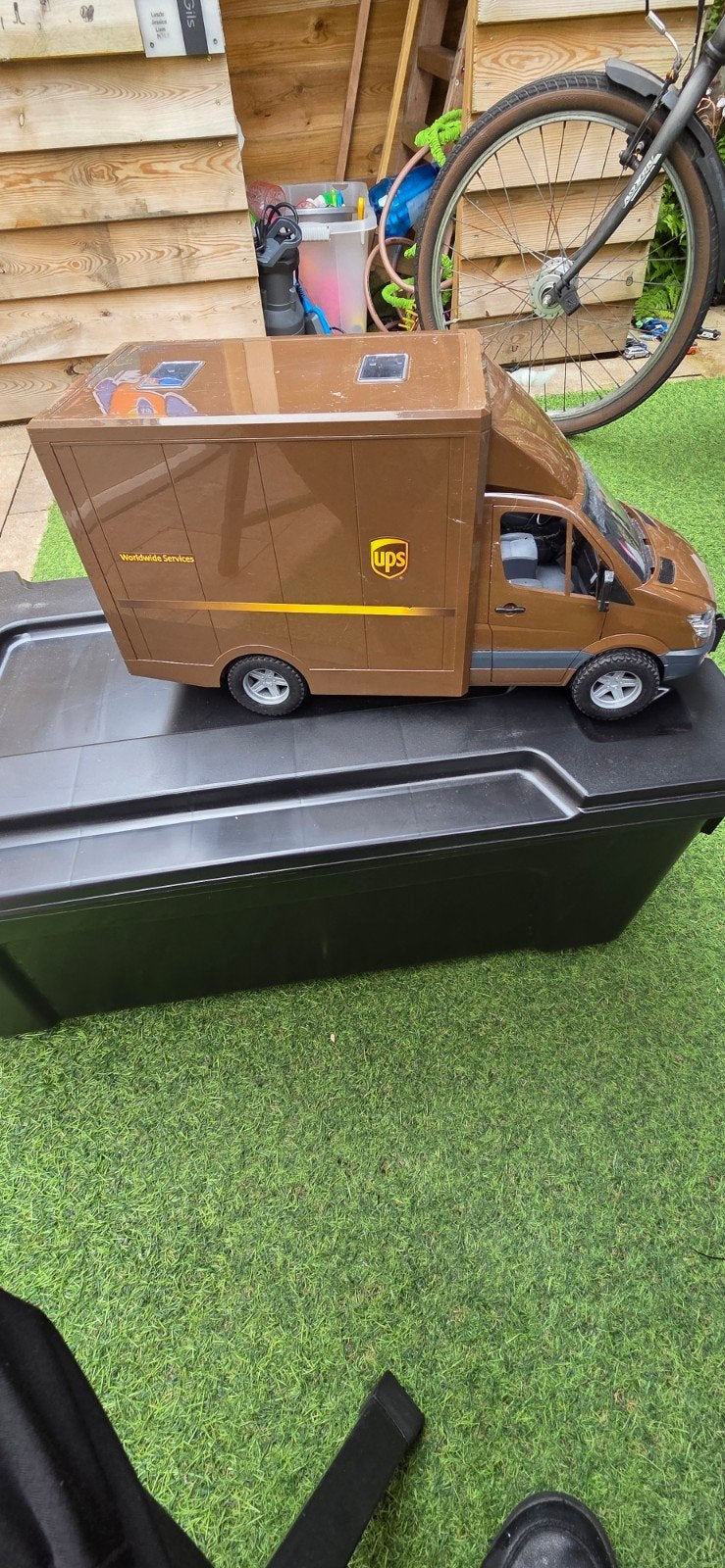 Ups bus Bruder, Ophalen, Gebruikt