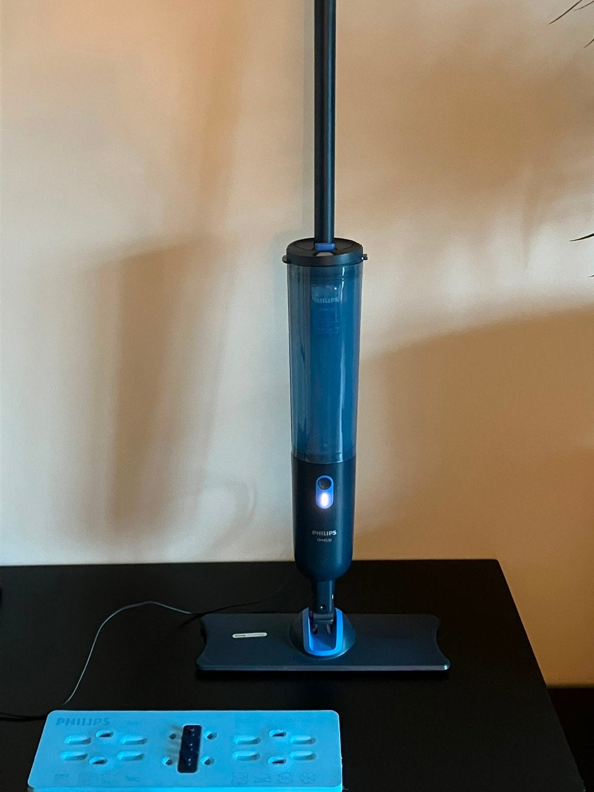 Philips OneUp Elektrische Dweil 3000 series XV3101/01, Ophalen, Philips, Zo goed als nieuw, Draadloos