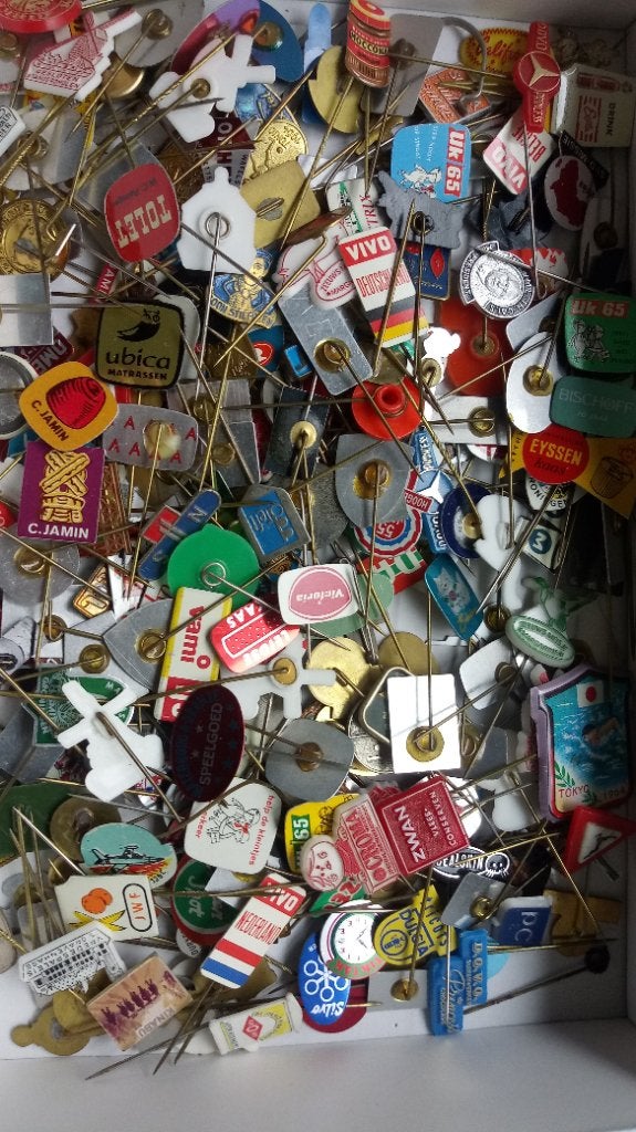 Nostalgische speltjes, Verzamelen, Speldjes, Pins en Buttons, Ophalen, Gebruikt, Overige onderwerpen, Speldje of Pin
