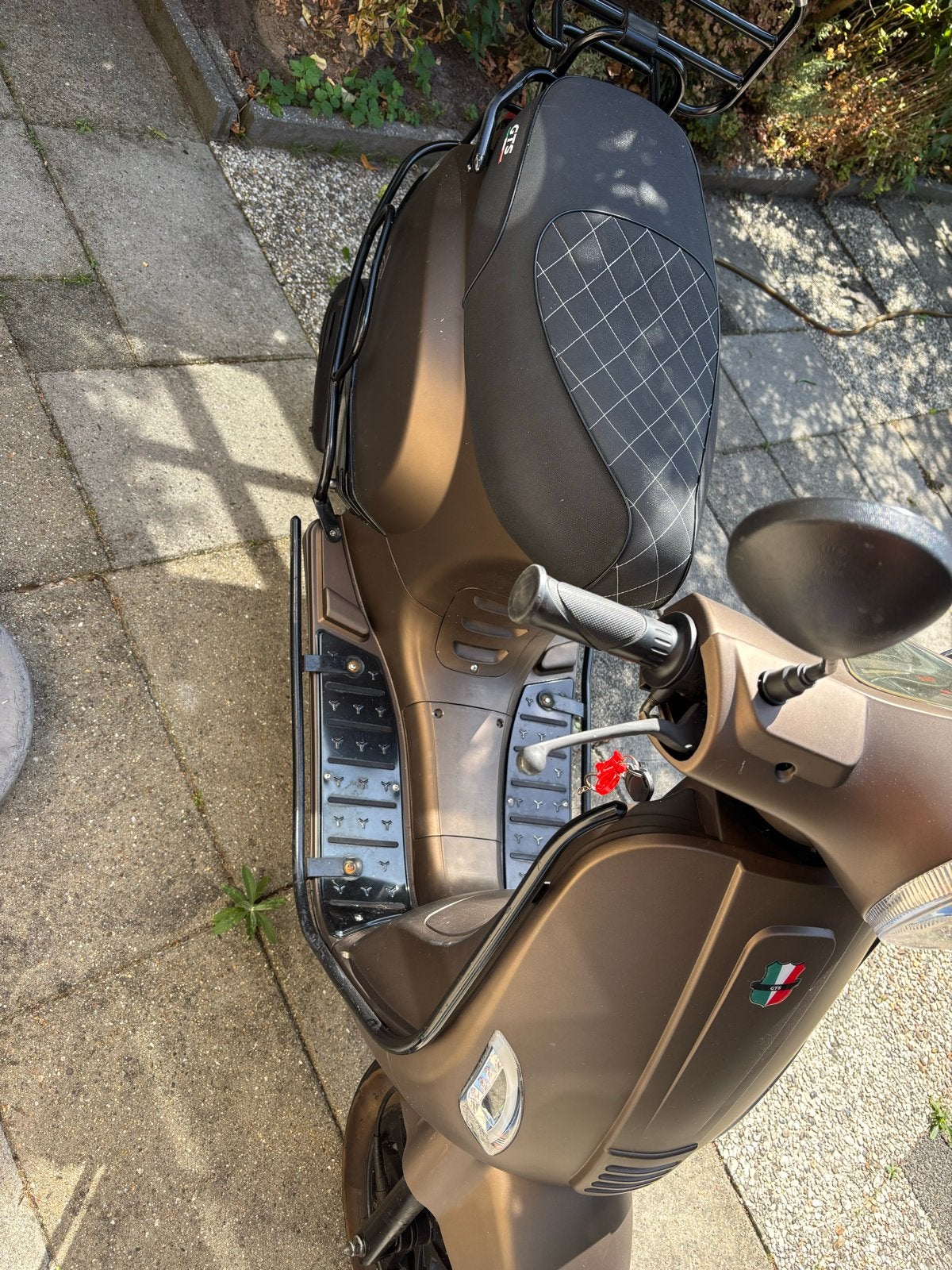 GTS Toscana Scooter - Bruin, zo goed als nieuw, Fietsen en Brommers, Snorfietsen en Snorscooters, Ophalen, Zo goed als nieuw, Benzine