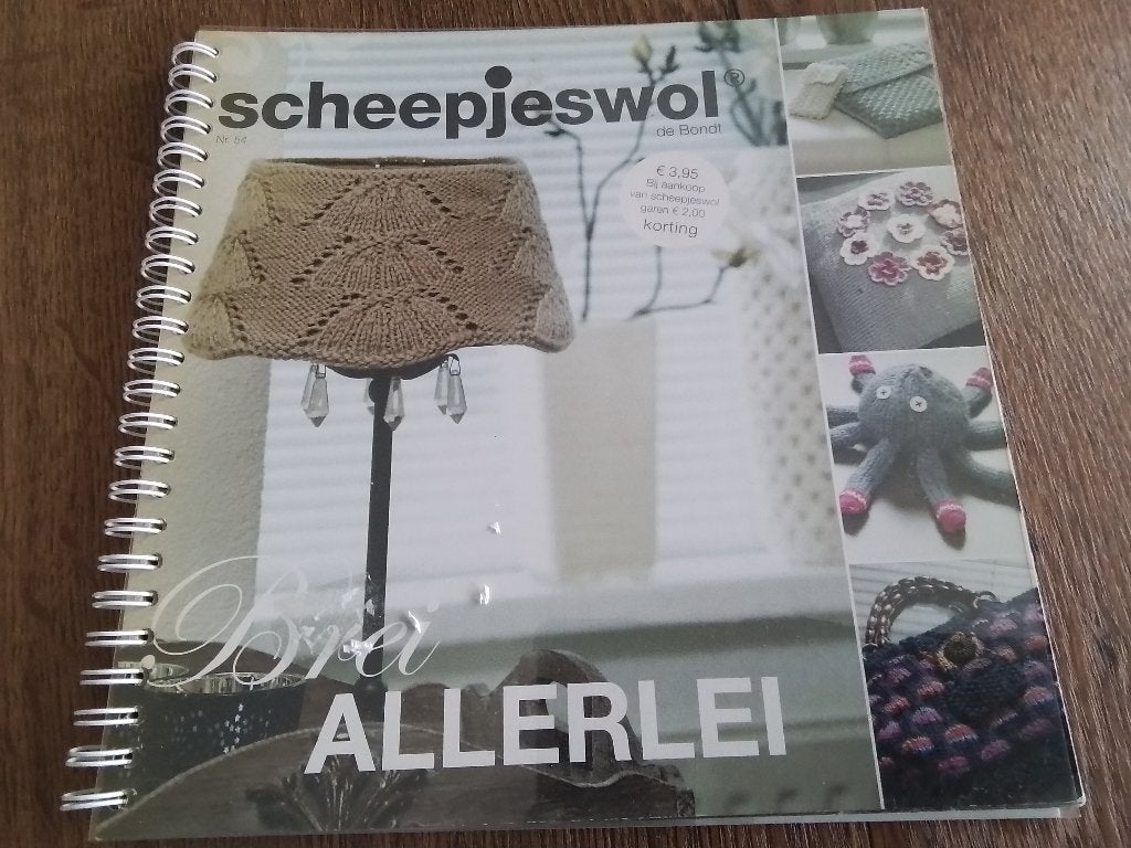 Scheepjes wol breiboek, brei allerlei, Hobby en Vrije tijd, Ophalen of Verzenden, Zo goed als nieuw, Breien, Patroon of Boek