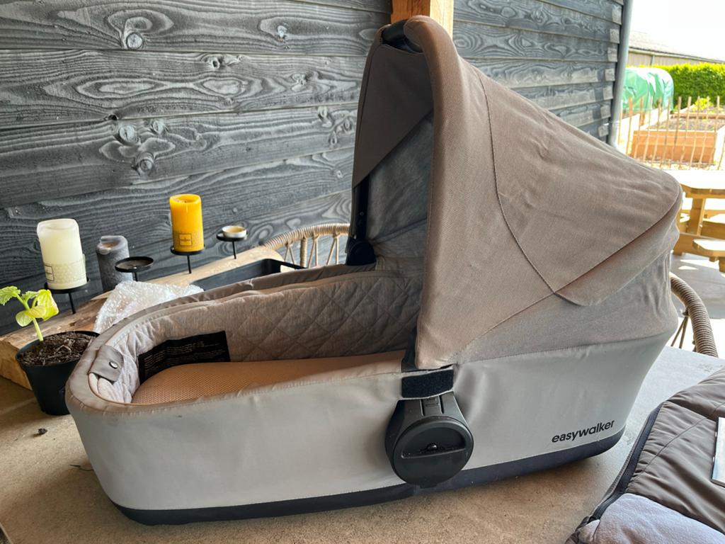 Easywalker Harvey 2 Combiwagen met reiswieg en zitje, Kinderen en Baby's, Kinderwagens en Combinaties, Gebruikt, Combiwagen, Met reiswieg
