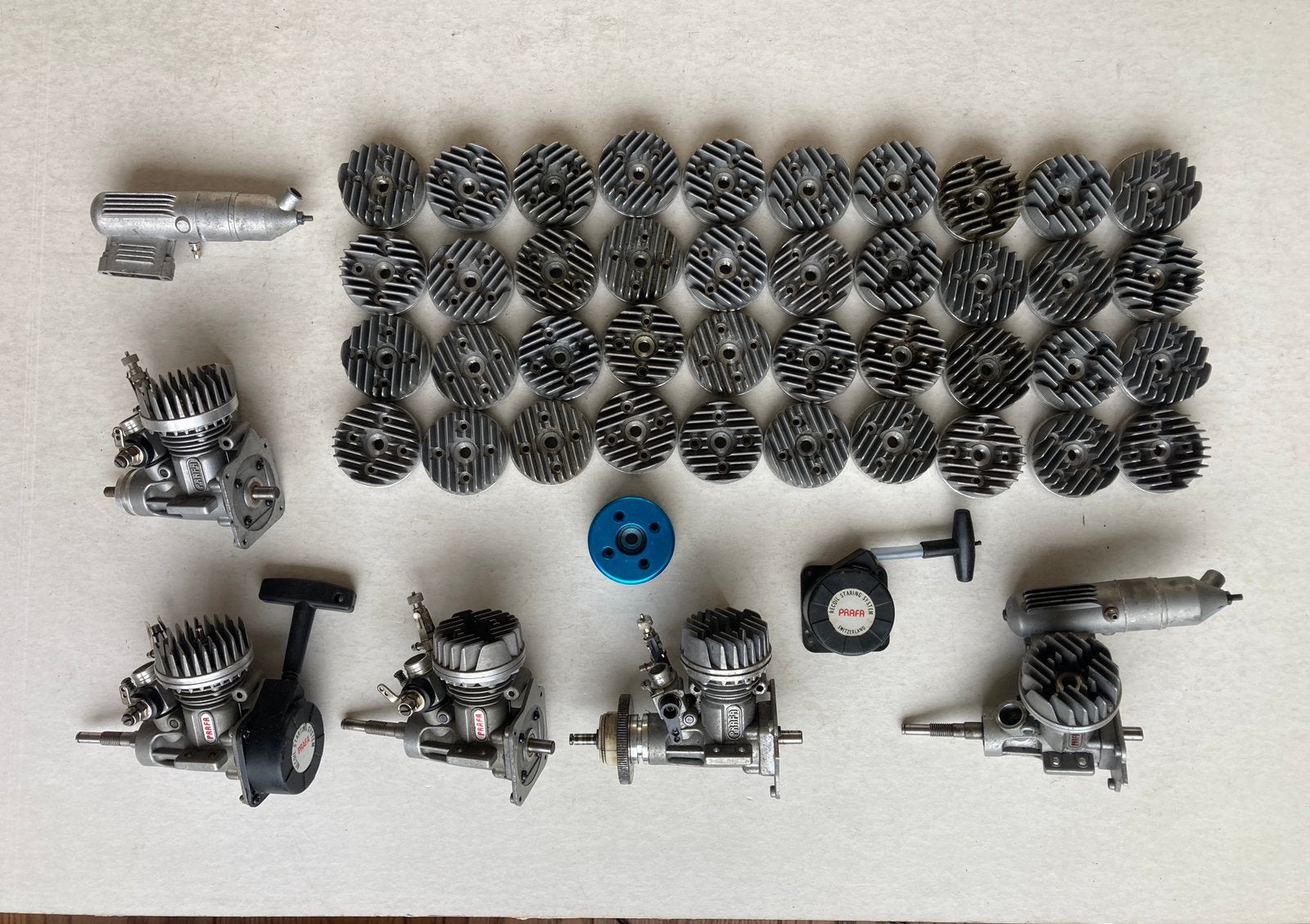 Vintage Prafa nitro motoren en koelkoppen 1:10, Gebruikt, Verzenden, Schaal 1:10, Onderdeel