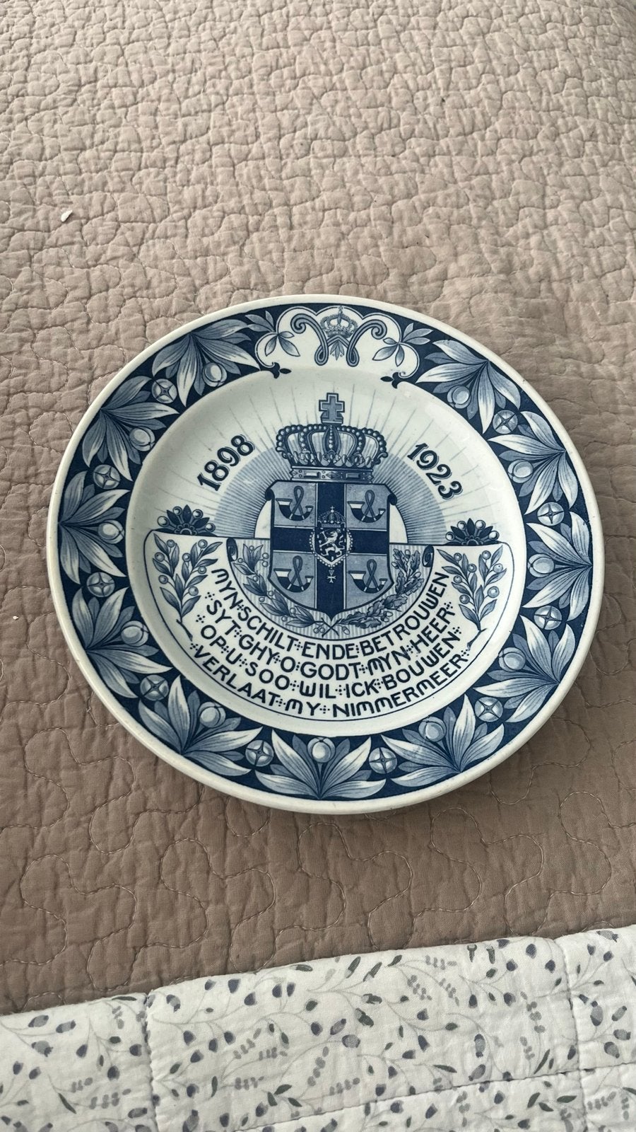 Delfts blauw herdenkingsbord 1898-1923, Antiek en Kunst, Antiek | Porselein, Ophalen of Verzenden