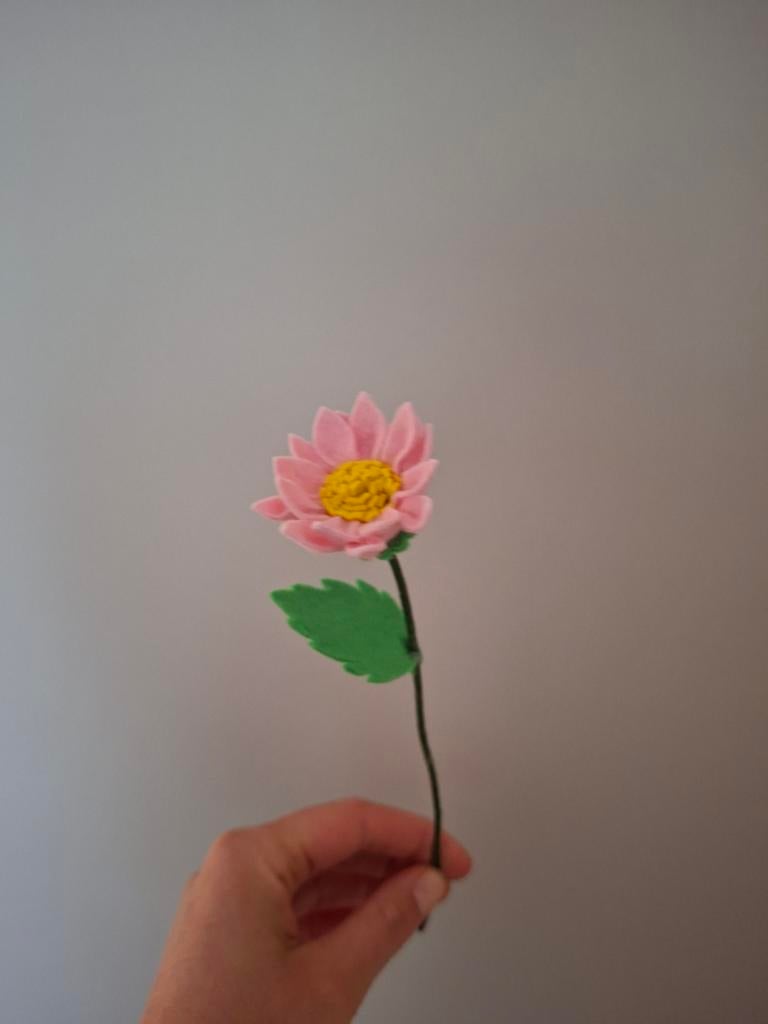 Handgemaakte vilten margriet - Roze bloem, Ophalen of Verzenden, Nieuw