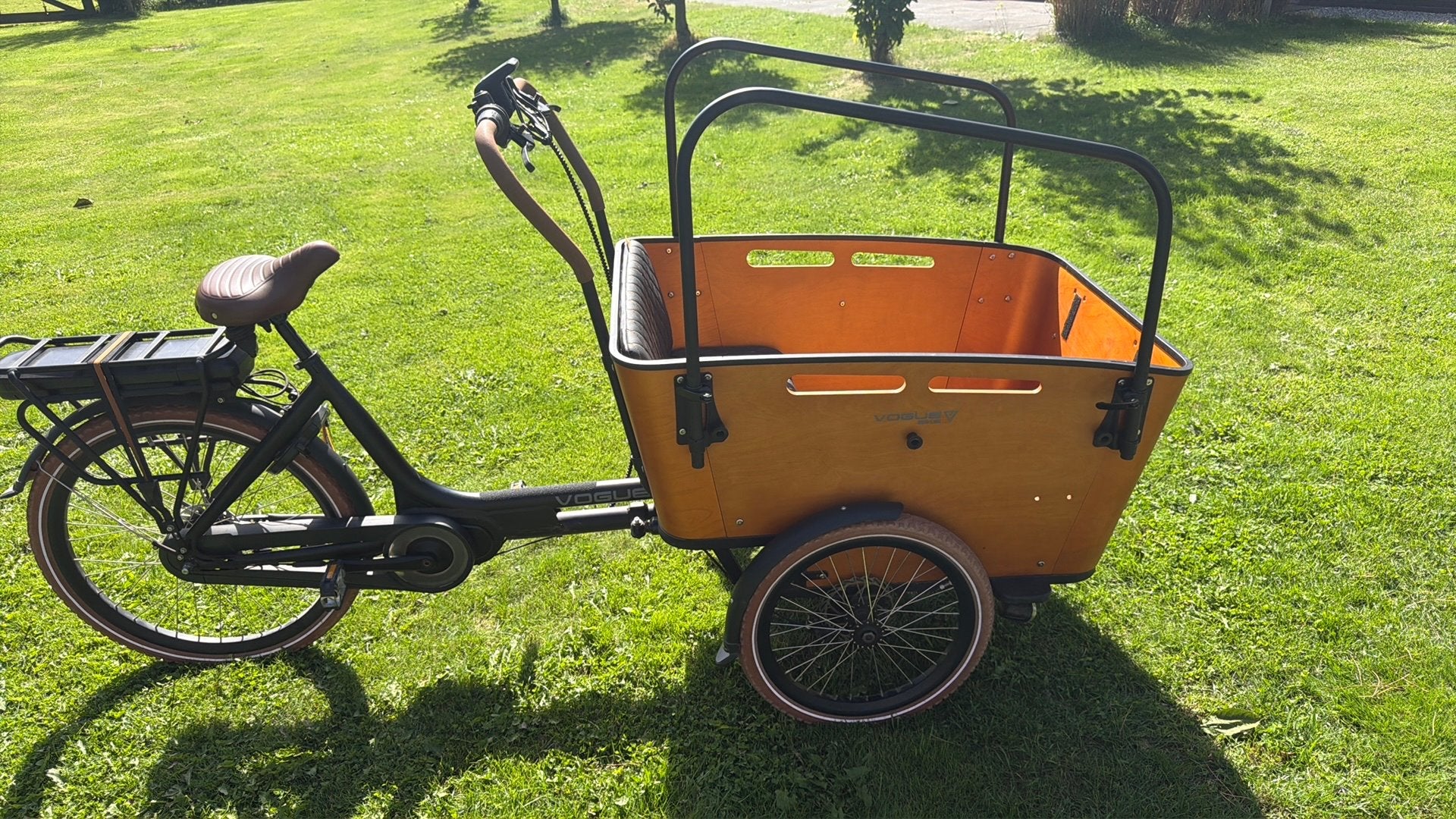Vogue carry 3 elektrische bakfiets met lage km stand!, Fietsen en Brommers, Elektrische fietsen, 47 tot 51 cm, Ophalen, Zo goed als nieuw