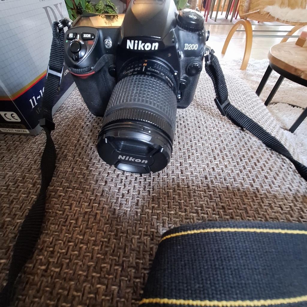Nikon D200 complete set met 28-80mm lens, accu en lader, Ophalen of Verzenden
