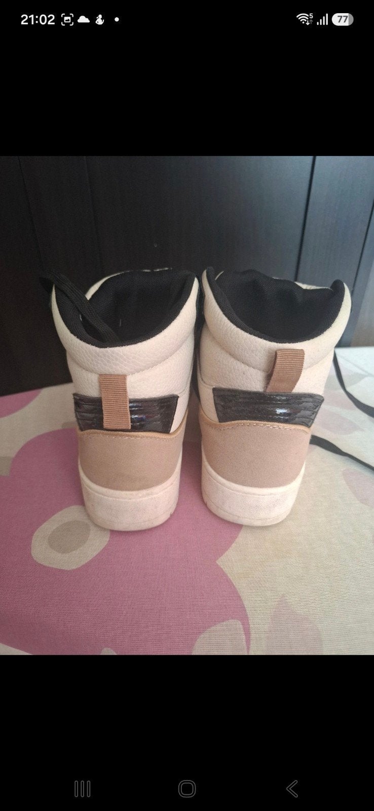 Hoge sneakers, Ophalen of Verzenden, Zo goed als nieuw, Beige, Sneakers of Gympen
