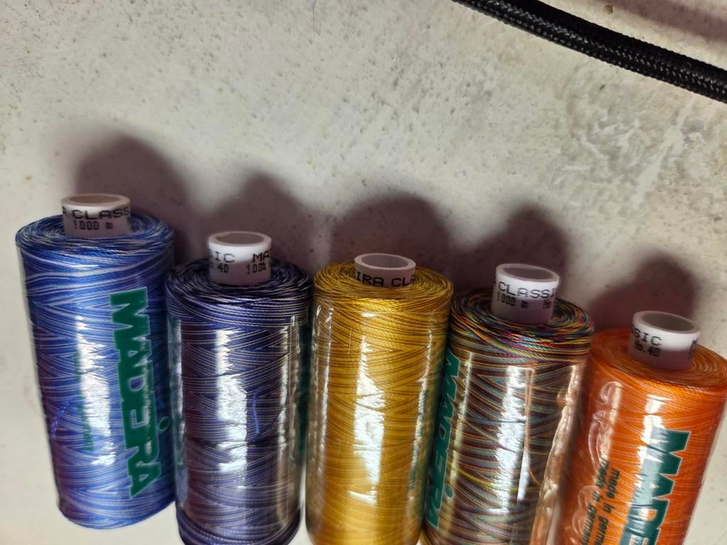 zolderopruiming 5 klos madeira borduurgaren kleurtjes, Ophalen, Nieuw, Machineborduren, Borduurgaren of Zijde