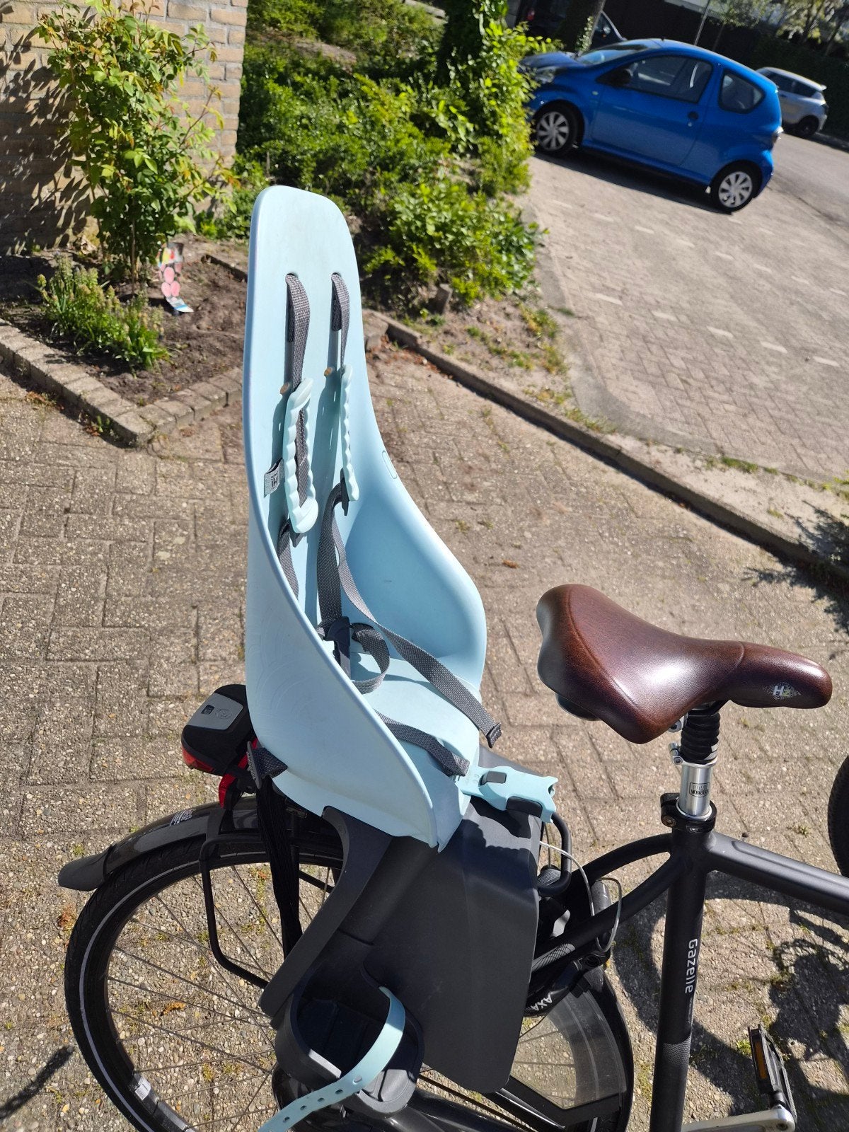 Urban Iki Achterzitje met voetsteunen en slot, Achterzitje, Voetsteuntjes, Zo goed als nieuw, Urban Iki