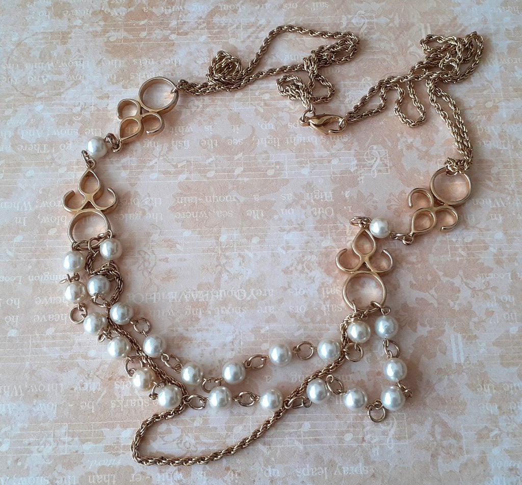 Parelketting vintage stijl gouden laagjes met witte parels, Sieraden, Tassen en Uiterlijk, Kettingen, Ophalen of Verzenden, Nieuw