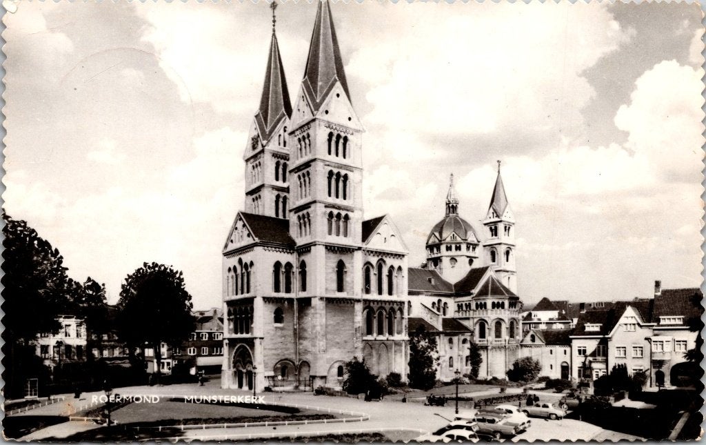 Roermond - 12 oude ansichtkaarten Munsterkerk III, Verzamelen, Ansichtkaarten | Nederland, Verzenden, 1960 tot 1980, Gelopen, Limburg