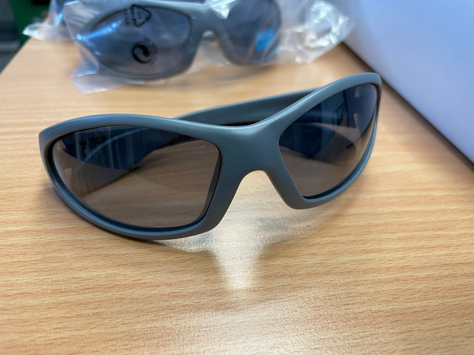 NIEUW Partij Sportieve Zonnebrillen 207 stuks, Zonnebril, Overige kleuren, Nieuw, Ophalen