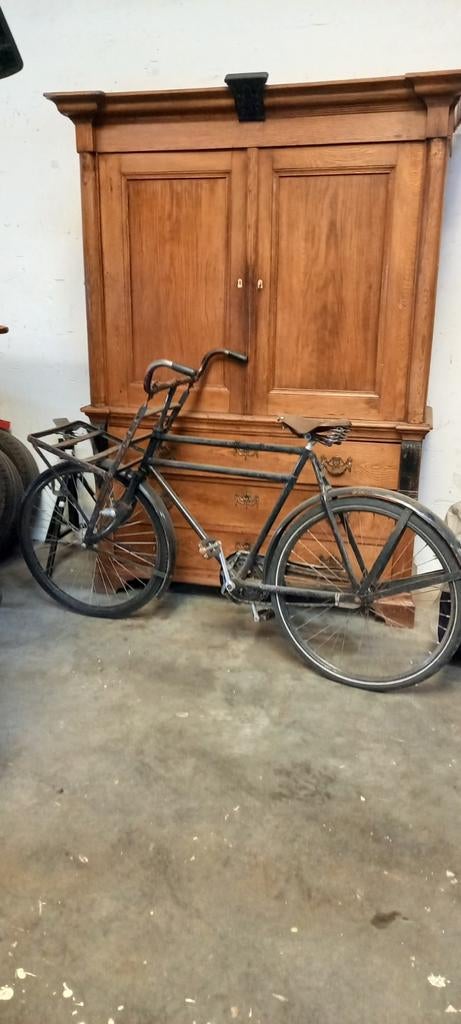 Oude transportfiets, Ophalen