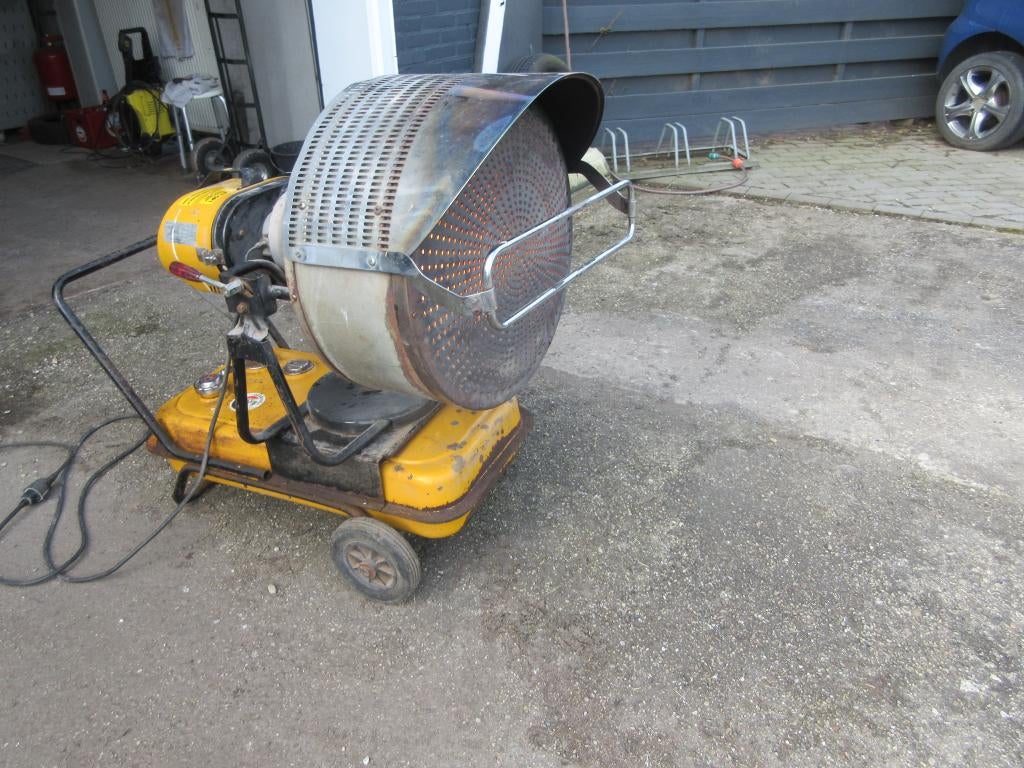 VAL 6 heater, Doe-het-zelf en Verbouw, Verwarming en Radiatoren, Ophalen, 30 tot 80 cm, Gebruikt, Kachel