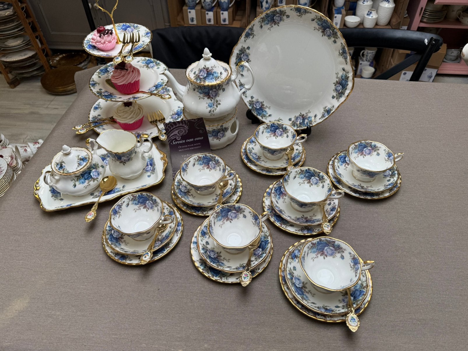 Royal Albert Moonlight high tea / avon thee set, Antiek en Kunst, Ophalen