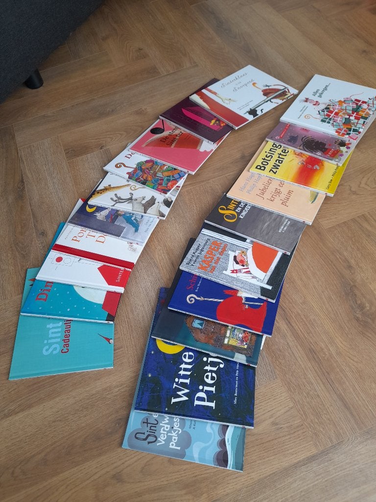 20 nieuwe sinterklaas boeken, Diversen, Sinterklaas, Ophalen of Verzenden, Zo goed als nieuw