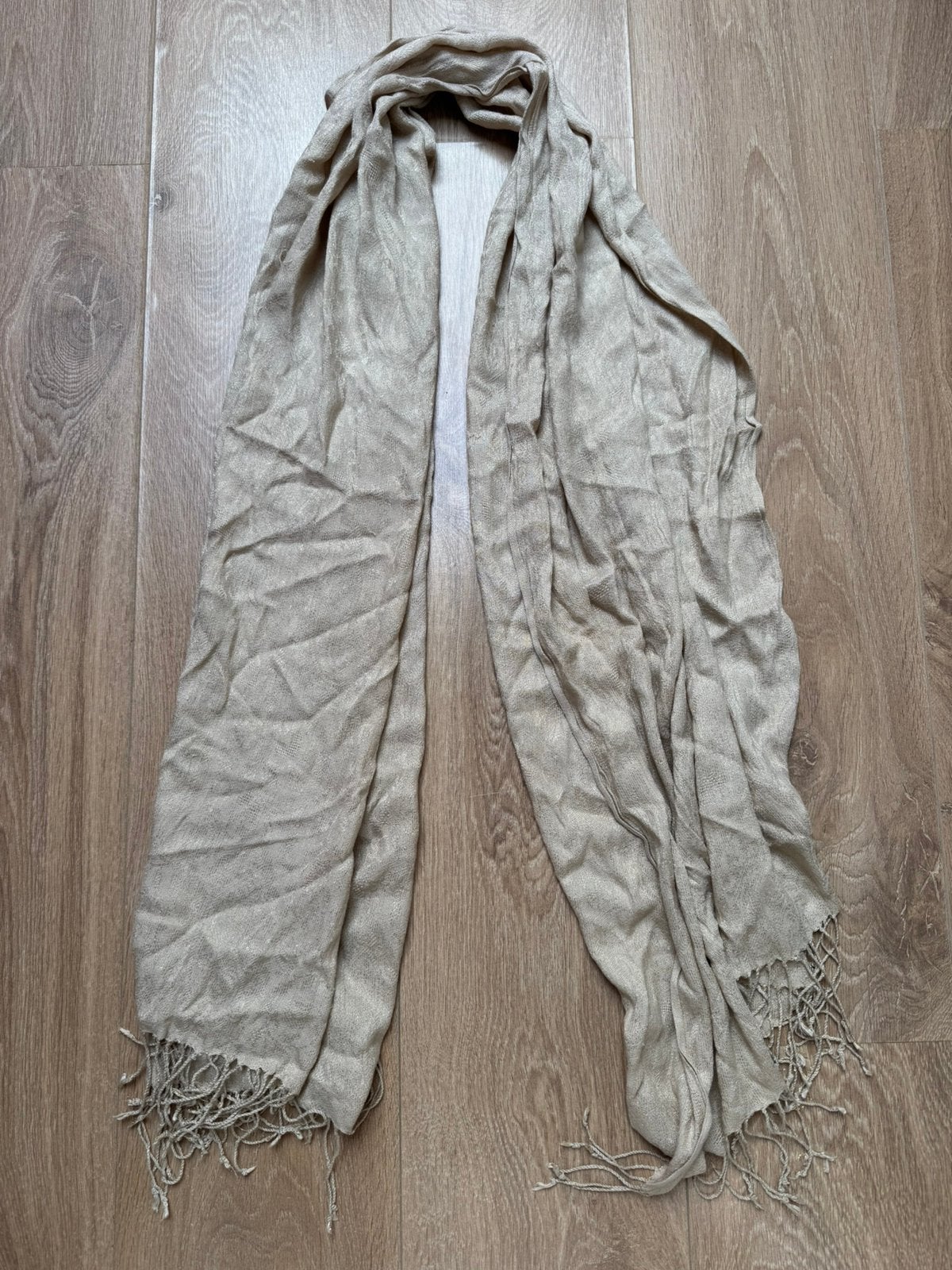 Dames sjaal beige/goud, Ophalen of Verzenden, Gedragen, Sjaal