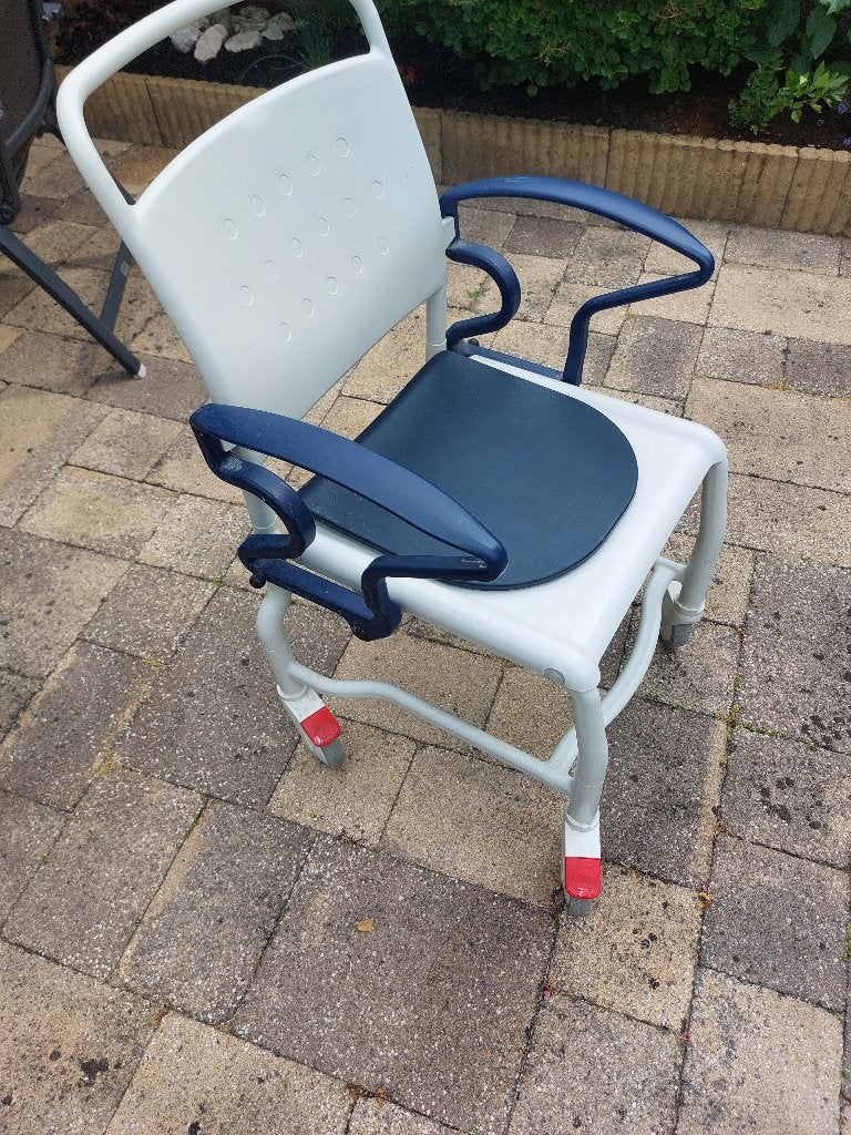 1 douce stoel blauw met wit verrydbaar, Ophalen, Zo goed als nieuw