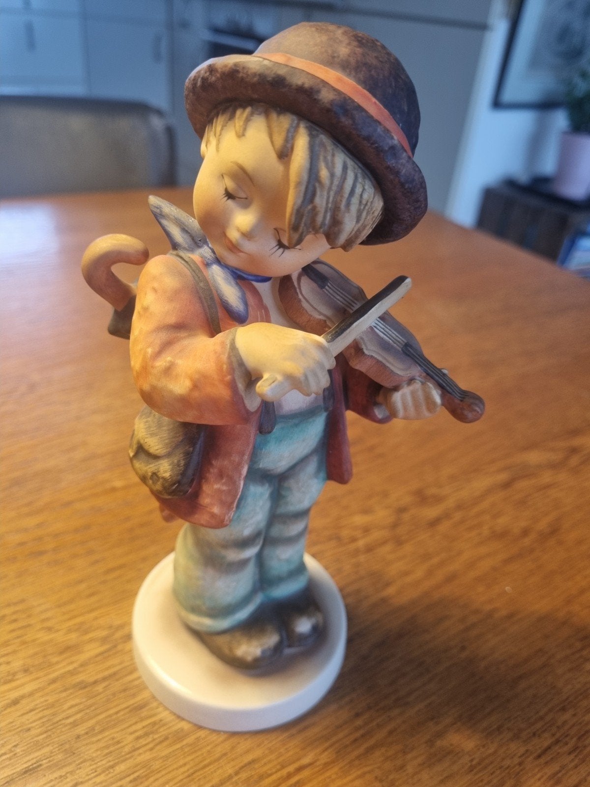 Hummel 2/I beeldje 'Jongen met viool' Goebel  20cm hoog., Ophalen of Verzenden