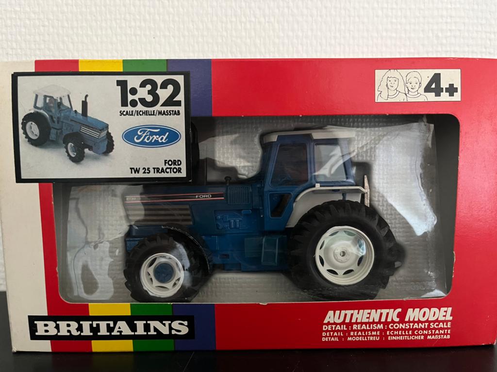 Ford 8730 britains 1:32, Ophalen of Verzenden, Zo goed als nieuw, Tractor of Landbouw, Britains