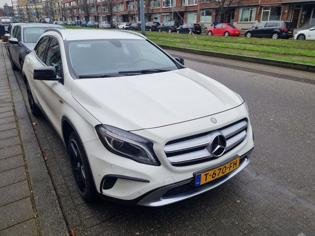 Mercedes-Benz GLA Gla180 1.6 90KW 2015 Wit, Auto's, Voorwielaandrijving, 1295 kg, 4 cilinders, 1595 cc