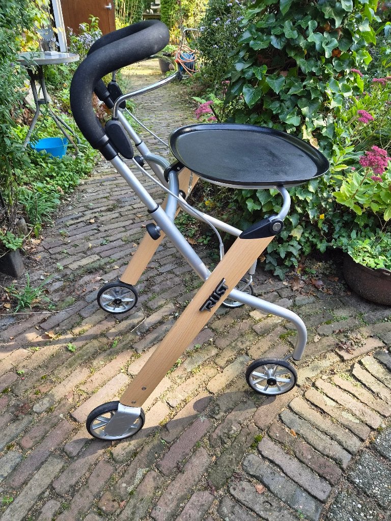 Binnenrollator met dienblad, Diversen, Ophalen, Lichtgewicht, Gebruikt
