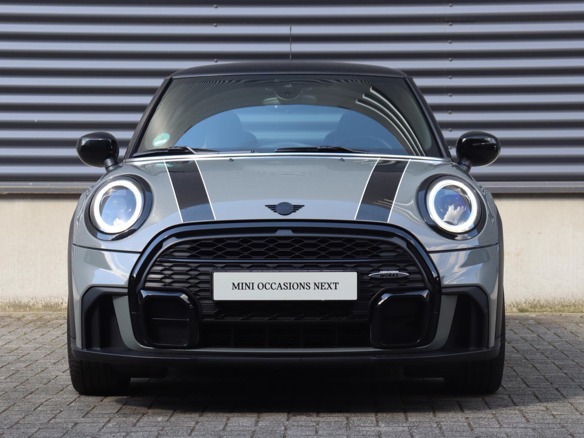 MINI 3-deurs Cooper | John Cooper Works + Camera + Comfort A, Auto's, Voorwielaandrijving, Gebruikt, Met garantie (alle), 4 stoelen