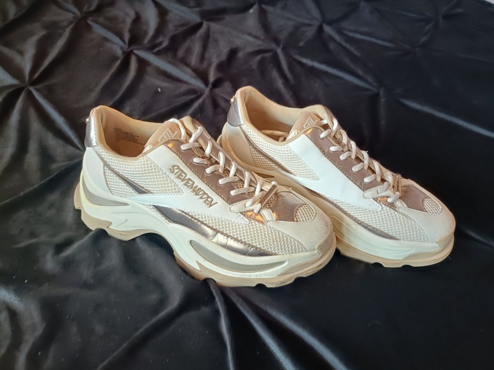 Steve Madden Sneakers - Wit/Goud - Maat 40, Kleding | Dames, Schoenen, Wit, Steve Madden, Ophalen of Verzenden, Sneakers of Gympen