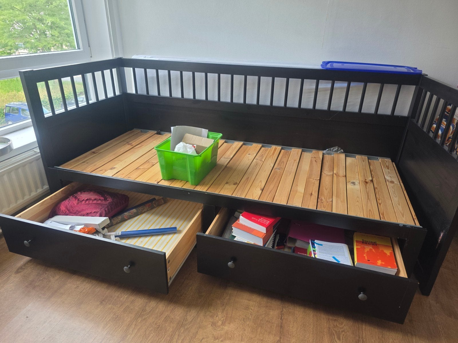 Bed gratis hallen, Antiek en Kunst, Antiek | Meubels | Bedden, Ophalen of Verzenden