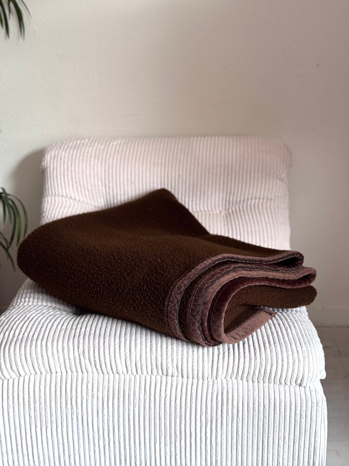 Vintage Aabe deken van dralon chocoladebruin 140x220, 220 cm, Woondeken, 140 cm, Ophalen of Verzenden