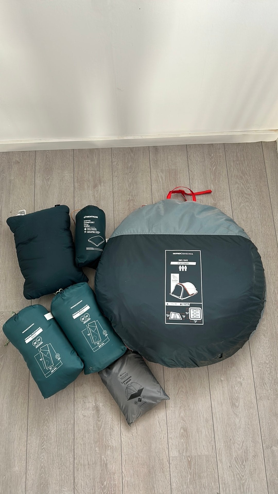 Tent, slaapzakken, kussens en grondzeil, Ophalen, Gebruikt