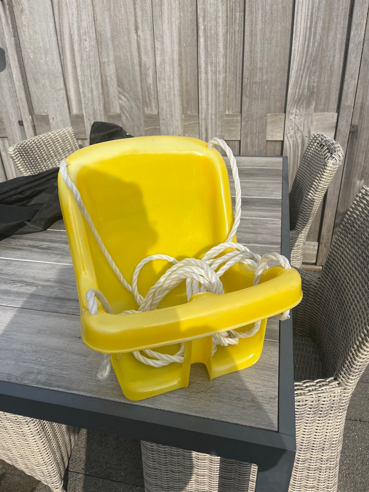 Gele babyschommel voor buiten of Binnen, Ophalen of Verzenden, Gebruikt, Schommel