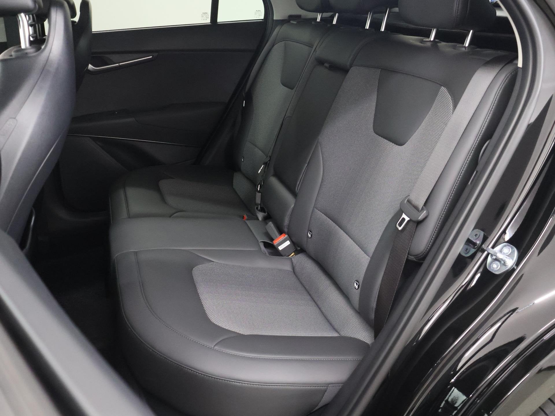 Foto 11 van Kia Niro 1.6 GDi PHEV DynamicPlusLine Edition | 18” lichtm