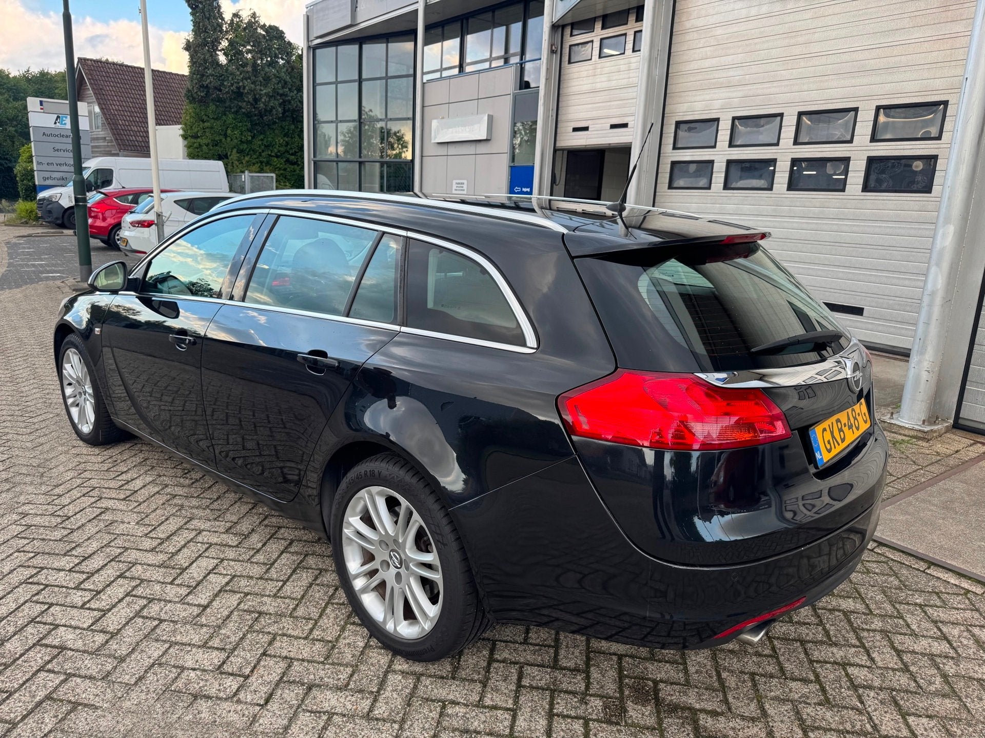 Opel INSIGNIA SPORTS TOURER 1.6 T Cosmo Airco, Cruise contro, Voorwielaandrijving, Euro 5, Gebruikt, 4 cilinders