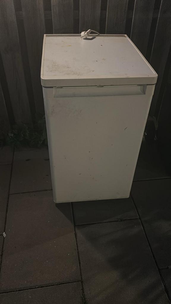 Compacte vrieskast - moet schoongemaakt worden, Witgoed en Apparatuur, Vriezers en Diepvrieskisten, Gebruikt, Minder dan 60 cm
