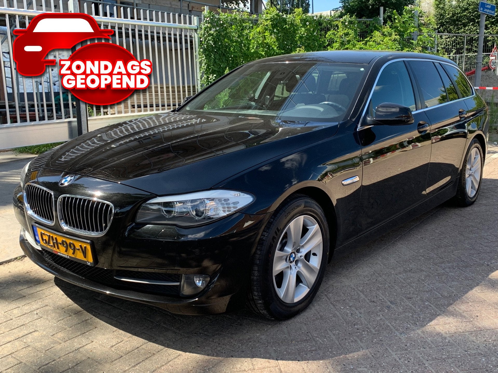 BMW 5-serie Touring 523i High Executive|Navigatie|Climate Co, Auto's, BMW, 13 km/l, Euro 5, Gebruikt, Zwart